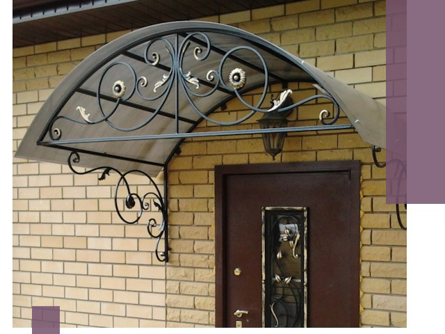 Изготовление козырьков из металла под ключ в Костомукше