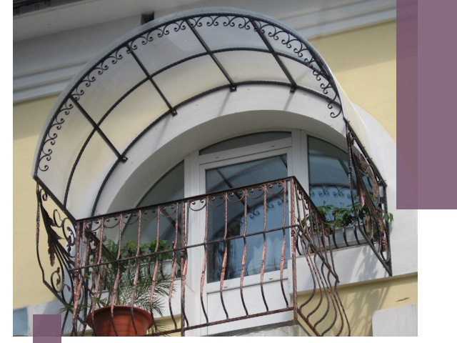 Козырьки над балконом в Костомукше — изготовление и монтаж