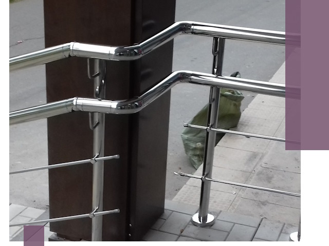 Монтаж поручней из нержавеющей стали в Костомукше качественно и быстро